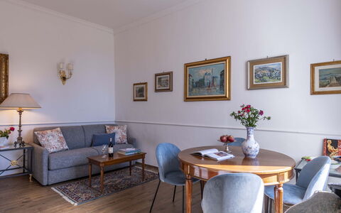 Maison D'Alice: Meubles, Design Intérieur, Sol, Bois, Sol, Cadre, Table, Pièce, Éclairage, Salon