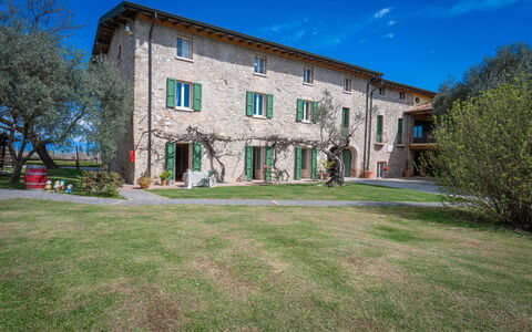 Preseglie Lake Garda: Biens, Pelouse, Jardin, Cour, Arrière-Cour, Aménagement Paysager, Villa, Ferme