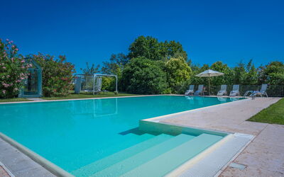 Preseglie Lake Garda: Piscine, Bleu, Recours, Composite, Loisir, Ombre, Eco Hôtel, Thermes, Caractéristique De L'Eau, Centre De Loisirs