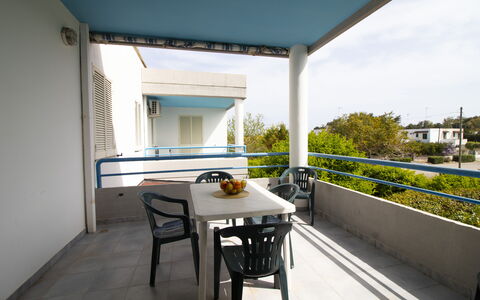 Celeste'S House in Torre Dell'Orso: Ombre, Balcon, Chaise, Mobilier De Jardin