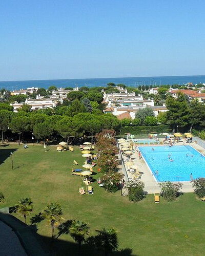 Suite Riviera: Piscine, Recours, Des Loisirs, Loisir, Condominium, Ombre, Hôtel, Ville Resort, Parc, Centre De Loisirs