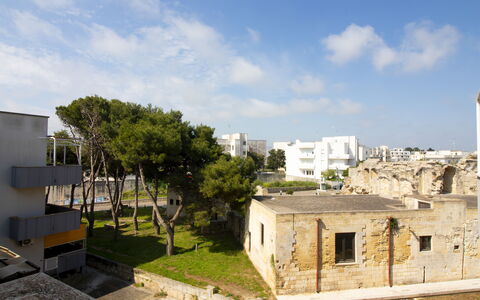 Sweet Dreams Home in Otranto: Mur, Appartement, Zone Résidentielle, Design Urbain, Condominium, Béton, Balcon, Architecture Brutaliste