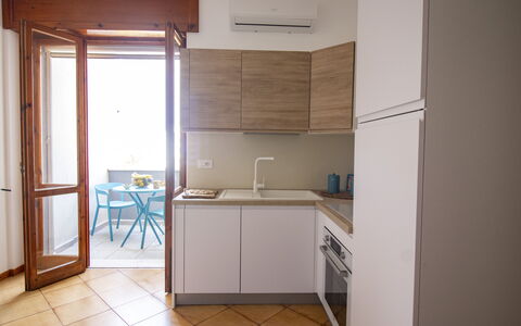 Sweet Dreams Home in Otranto: Cuisine, Meubles, Appareil De Cuisine, Design Intérieur, Sol, Principaux Appliance, Bois, Sol, Comptoir, Cabinetry