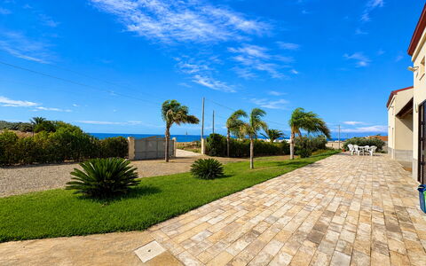 Villa Marzia: Bleu, Mer, Océan, Aménagement Paysager, Dalle, Passerelle, Côte, Ombre, Tropiques