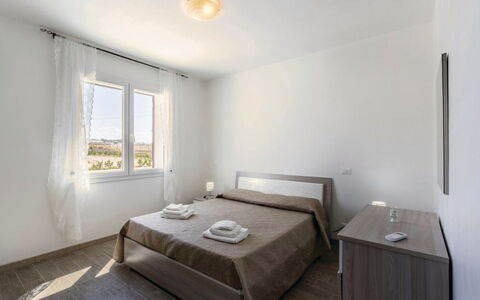 Villa Marzia: Appartement, Dur, Chambre, Lit, Literie, Parquet, Cadre De Lit, Planche