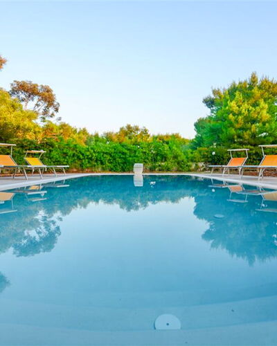 Villa Margherita: Bleu, Piscine, Recours, Mobilier De Jardin, Réflexion, Eco Hôtel, Loisir, Ville Resort, Tropiques, Hôtel