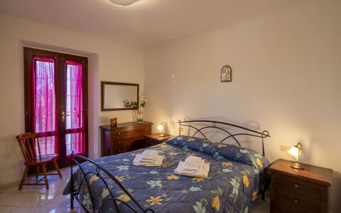 Gli Ulivi: Mur, Chambre, Design Intérieur, Sol, Sol, Lit, Meubles, Drap De Lit, Linge, Pièce