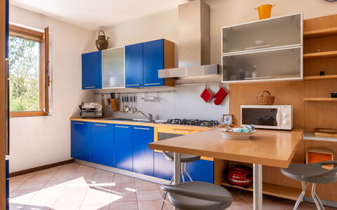 Civico108 Vacation Home, Pool, Castellina in Chian: Cuisine, Meubles, Appareil De Cuisine, Comptoir, Principaux Appliance, Design Intérieur, Cabinetry, Bois, Sol, Domicile