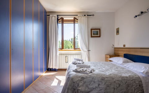 Civico108 Vacation Home, Pool, Castellina in Chian: Bois, Design Intérieur, Chambre, Sol, Domicile, Lit, Sol, Pièce, Drap De Lit, Appartement