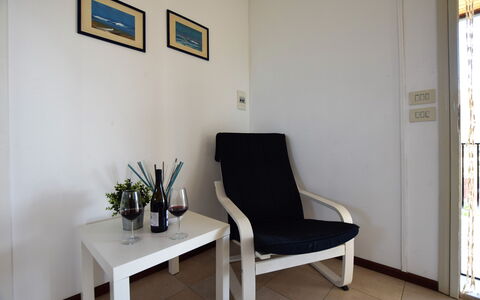 Villa Andrea: Meubles, Sol, Sol, Design Intérieur, Chaise, Pièce, Salon, Cadre, Confort, Table Basse