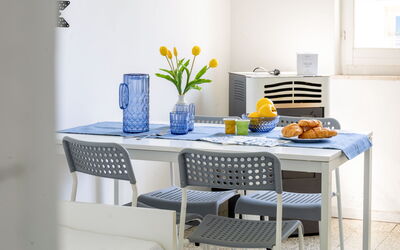 Casale Oleandro Marino: Meubles, Design Intérieur, Chaise, Conception, Plastique, Cuisine, Table Basse, Plante D'Appartement