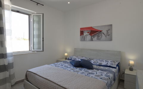 Villa Giugiola: Meubles, Lit, Design Intérieur, Chambre, Mur, Sol, Sol, Literie, Drap De Lit, Pièce