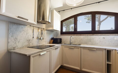 Villa Quintino: Cuisine, Comptoir, Design Intérieur, Evier, Bois, Sol, Appareil De Cuisine, Évier, Meubles, Principaux Appliance