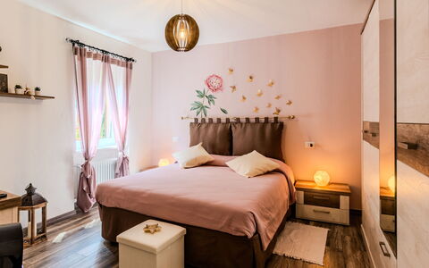 La Casetta di Lulù: Meubles, Design Intérieur, Lit, Chambre, Sol, Sol, Bois, Drap De Lit, Pièce, Literie