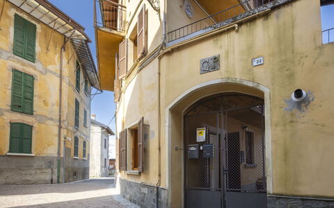 La Giuseppina: Mur, Quartier, Architecture, Composite, Domicile, Porte, Le Fer, Appartement, Balcon