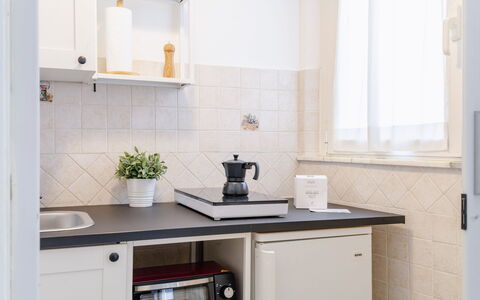 Fano Mare: Cuisine, Design Intérieur, Comptoir, Appareil De Cuisine, Cabinetry, Sol, Électroménager, Meubles, Éclairage, Robinet