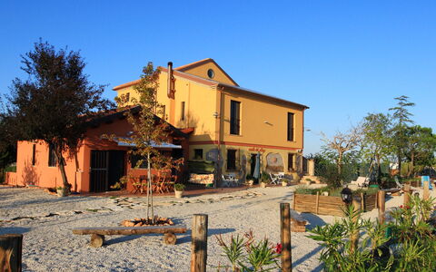 Casale dei Ciliegi: Ciel, Maison, Zone Résidentielle, Domicile, Établissements Humains, Chalet, Biens, Banlieue, Hacienda, Ferme