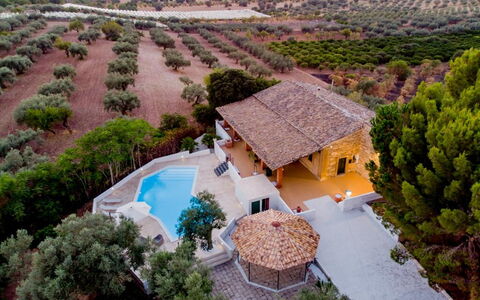 Villa Chiaramonte Gulfi: Piscine, Architecture, Recours, Biens, Composite, Hacienda, Villa, Eco Hôtel, Aménagement Paysager, Ferme