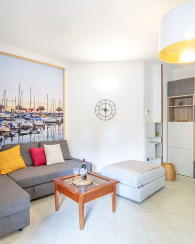 Corte Marina Apartment: Design Intérieur, Meubles, Sol, Sol, Canapé, Pièce, Salon, Plafond, Éclairage, Appartement