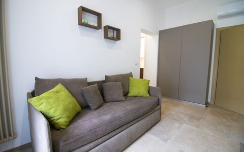 Elementi Luxury Otranto: Meubles, Design Intérieur, Sol, Sol, Canapé, Bois, Pièce, Éclairage, Salon, Domicile