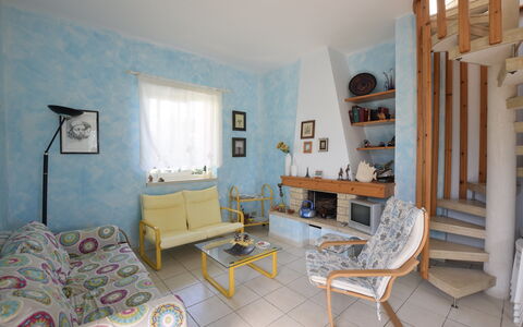 Villa Lina: Meubles, Design Intérieur, Mur, Sol, Sol, Bois, Pièce, Plafond, Canapé, Salon