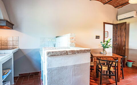 Grosseto 830: Sol, Design Intérieur, Plafond, Sol, Meubles, Comptoir, Pièce, Cuisine, Tache De Bois, Tuile