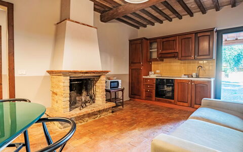 Grosseto 830: Meubles, Design Intérieur, Sol, Bois, Plafond, Sol, Pièce, Éclairage, Domicile, Salon