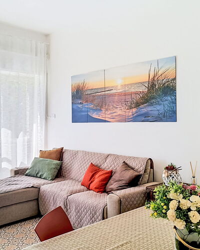 Bemi' Al Mare: Meubles, Design Intérieur, Canapé, Sol, Sol, Mur, Pièce, Salon, Bois, Appartement