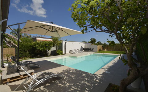 Villa Benvenuti al Sud: Piscine, Recours, Mobilier De Jardin, Composite, Ombre, Eco Hôtel, Balancelle, Parapluie, Loisir, Villa