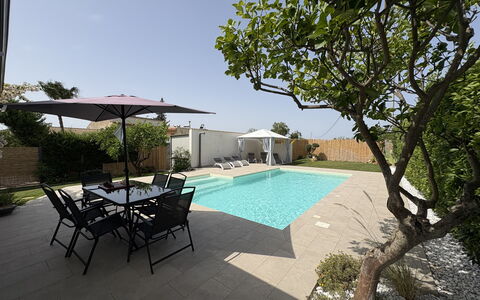 Villa Benvenuti al Sud: Piscine, Recours, Composite, Ombre, Mobilier De Jardin, Dalle, Jardin, Aménagement Paysager, Eco Hôtel, Béton