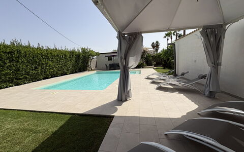 Villa Benvenuti al Sud: Piscine, Ombre, Composite, Recours, Loisir, Mobilier De Jardin, Eco Hôtel, Aménagement Paysager, Jardin, Structure En Plein Air