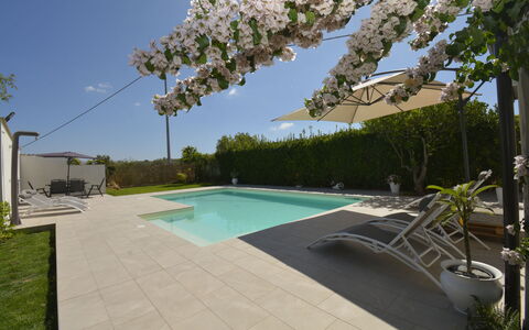 Villa Benvenuti al Sud: Piscine, Composite, Recours, Ombre, Jardin, Aménagement Paysager, Mobilier De Jardin, Cour, Béton, Cour