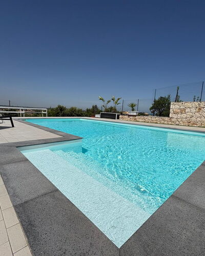Rari House: Piscine, Composite, Sol, Béton, Tuile, Ombre, Dalle, Conception, Recours