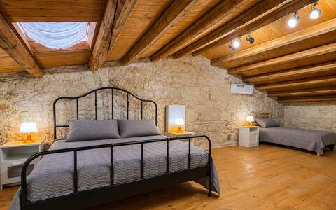 L'Oasi di Salvo: Meubles, Design Intérieur, Mur, Chambre, Lit, Sol, Plafond, Sol, Pièce, Éclairage