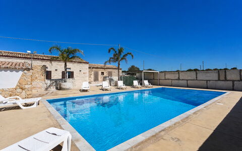 L'Oasi di Salvo: Bleu, Piscine, Recours, Hôtel, Ville Resort, Centre De Loisirs, Villa, Station Balnéaire