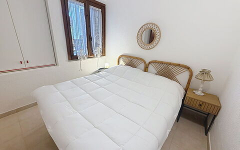 Porto Luna 1: Lit, Literie, Meubles, Chambre, Design Intérieur, Drap De Lit, Sol, Bois, Sol, Linge
