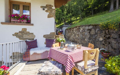 Chalet Ralon: Meubles, Chaise, Mobilier De Jardin, Chalet, Pot De Fleur, Plante D'Appartement, Tableau De Plein Air, Jardin, Table Cuisine Et Salle A Manger, Patio