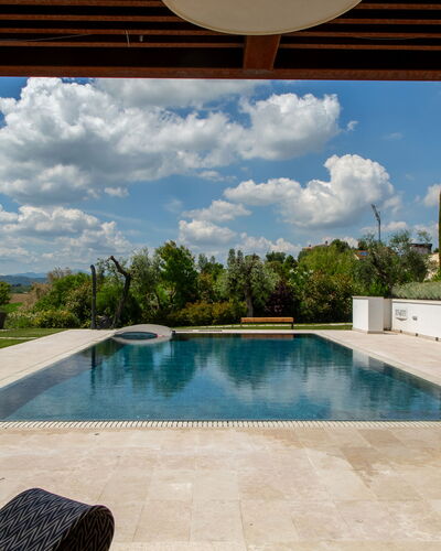 Villa Mulberry Garden - Esclusiva con Piscina Priv: Piscine, Composite, Tuile, Ombre, Recours, Jardin, Aménagement Paysager, Caractéristique De L'Eau, Dalle, Mobilier De Jardin