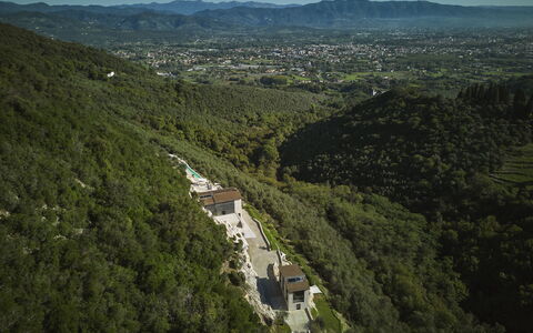 Villetta Farfallina: Montagnes Relief, Colline, Montagne, Montagnes, Paysage, Station De Montagne, Zone Rurale, Pente, Chaîne De Montagnes, Vallée