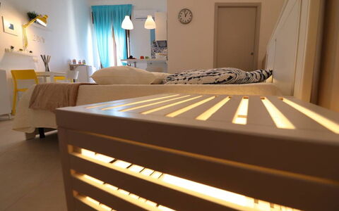 Casa Maya a Otranto: Meubles, Design Intérieur, Lit, Sol, Sol, Chambre, Bois, Pièce, Éclairage, Plafond