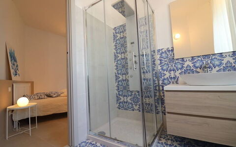 Casa Maya a Otranto: Sol, Sol, Luminaire Plomberie, Design Intérieur, Salle De Bains, Tuile, Pièce, Plomberie, Robinet