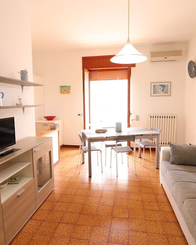 Margherita: Meubles, Design Intérieur, Sol, Bois, Sol, Pièce, Salon, Table, Canapé, Cadre