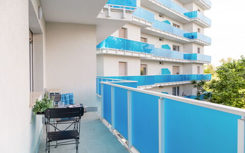 Suite Pineta: Bleu, Appartement, Composite, Balcon, Condominium, Hôtel