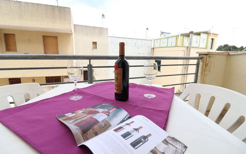 Marta: Meubles, Table, Chaise, Sol, Design Intérieur, Sol, Restaurant, Nappe De Table, Table Cuisine Et Salle A Manger, Balcon