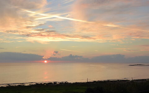 Il Favollo: Ciel, Nuage, Horizon, Jour, Ressources En Eau, Afterglow, Le Coucher Du Soleil, Crépuscule, Orange
