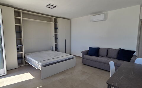 Villa Pineta della Rovere: Meubles, Sol, Sol, Design Intérieur, Bois, Pièce, Appartement, Éclairage, Chambre, Lit