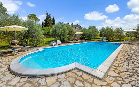 San Sano Retreat, Chianti Vineyard Views & Diving: Bleu, Piscine, Composite, Recours, Jardin, Eco Hôtel, Arrière-Cour, Ombre, Dalle, Hacienda