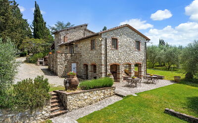 San Sano Retreat, Chianti Vineyard Views & Diving