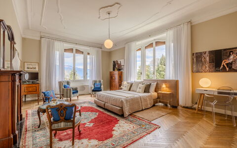 Flor Grand Lake Villa: Meubles, Sol, Design Intérieur, Sol, Chambre, Lit, Plafond, Domicile, Pièce, Drap De Lit