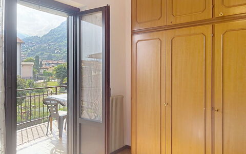 Francesco: Bois, Design Intérieur, Sol, Pièce, Sol, Porte, Appartement, Tache De Bois, Placard, Dur